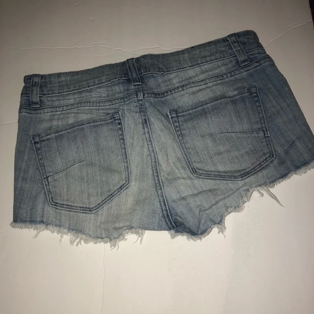 aritzia cut off shorts